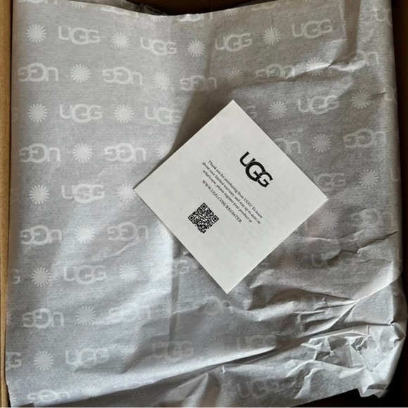 UGG Oh Yeah Pink Scallop Tiger Slippers NWT $110 Pink Black Women's Size 5 - Picture 7 of 7